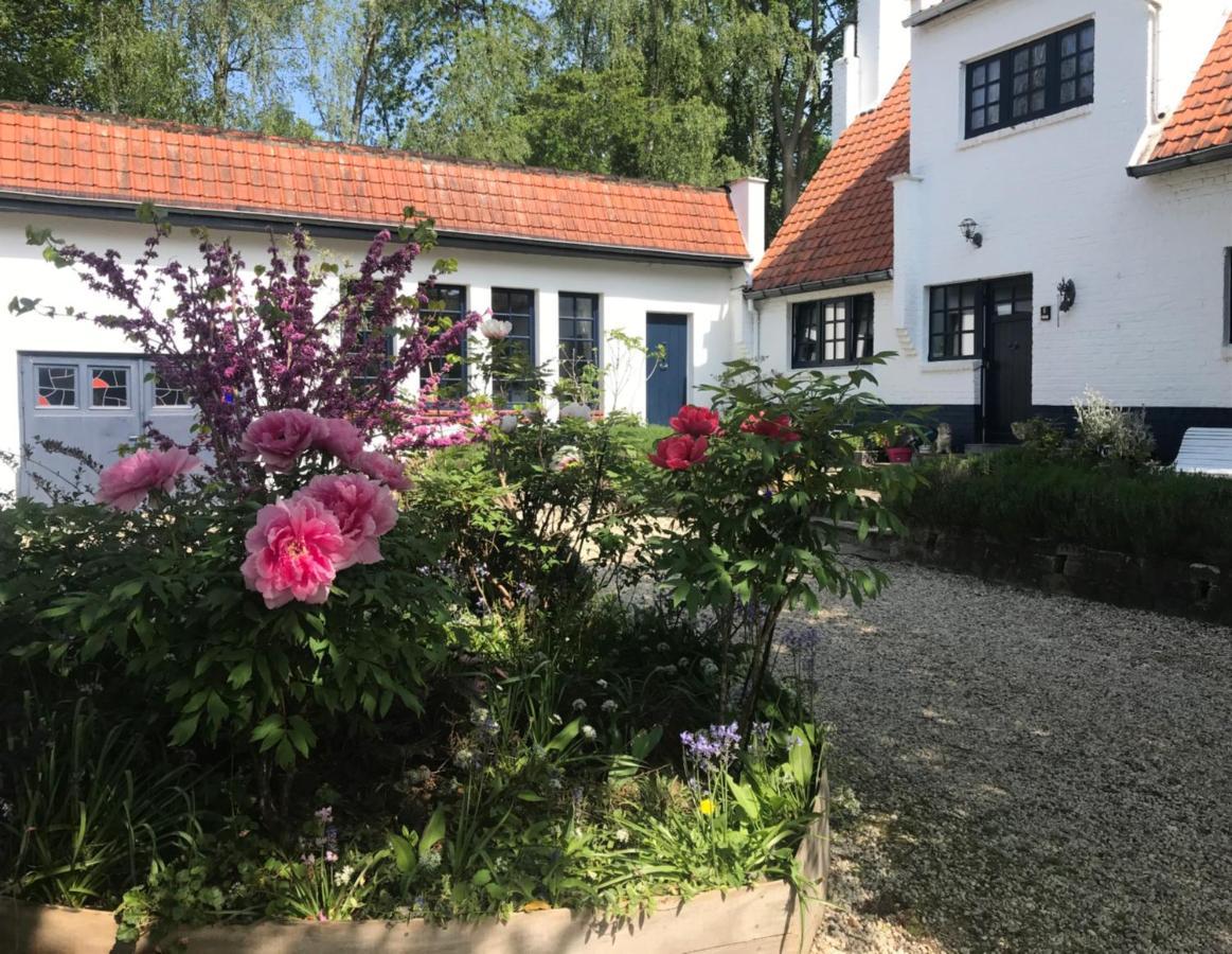 Bed And Breakfast Ros & Marc Wezembeek-Oppem Esterno foto